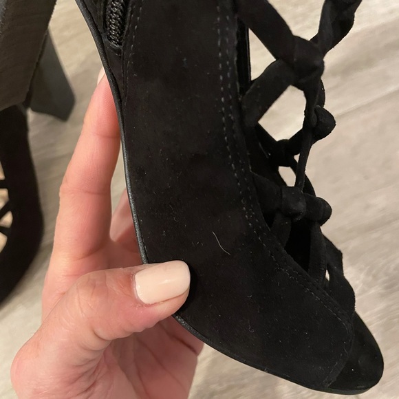 Vince Camuto Stesha Block Sandal - Picture 15 of 16